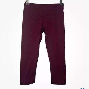 Lululemon maroon cropped capri leggings